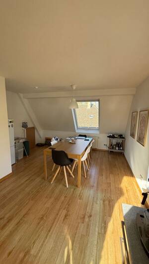 Attraktive 3,5. Zi. Wohnung mit Garagenstellplatz in ruhiger Wohnlage "für 2-3 Personen geeignet" – 47053 Duisburg – Vorschaubild 1
