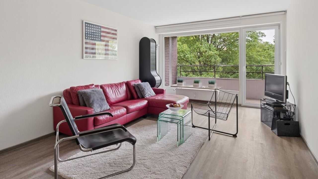 Stilvoll möblierte 2-Zimmer-Wohnung mit Westbalkon & Tiefgarage in Hamburg-Berne (bezugsfertig inkl. Designermöbeln)