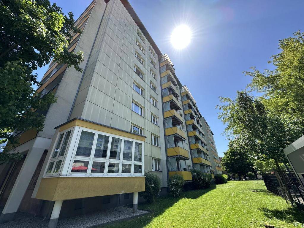 Großzügige 2-Raum-Erdgeschosswohnung in zentraler Lage – Chemnitz – Vorschaubild 5