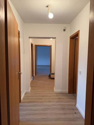 Helle Dachgeschosswohnung mit großzügigem Wohnbereich und modernem Ambiente – 45143 Essen – Vorschaubild 8