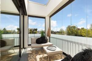 Stadt vor der Tür, Ruhe hinter der Scheibe - Neubau mit Loggia & A+