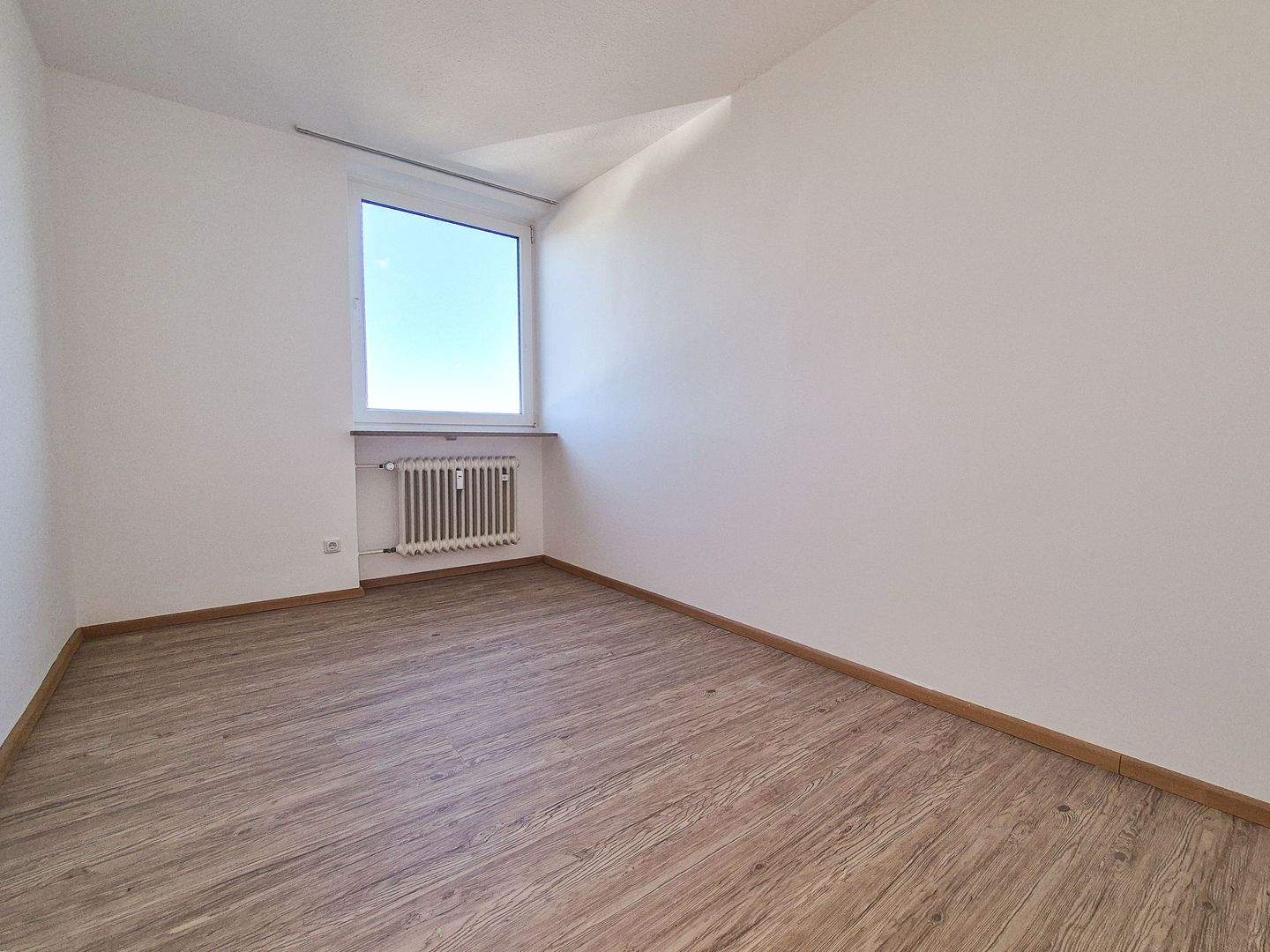Frisch sanierte 3-Zimmer-Wohnung in Nürnberg Ziegelstein – Nürnberg – Vorschaubild 4