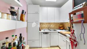 Bezugsfrei ab Oktober : 2-Zimmer-Dachgeschosswohnung mit Südwest-Balkon und TG-Stellplatz – 22175 Hamburg – Vorschaubild 2