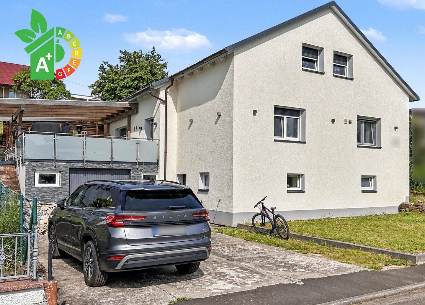 Kernsaniertes und charmantes Einfamilienhaus mit Pool und großem Garten in Mücke – Mücke – Bild 1 von 9
