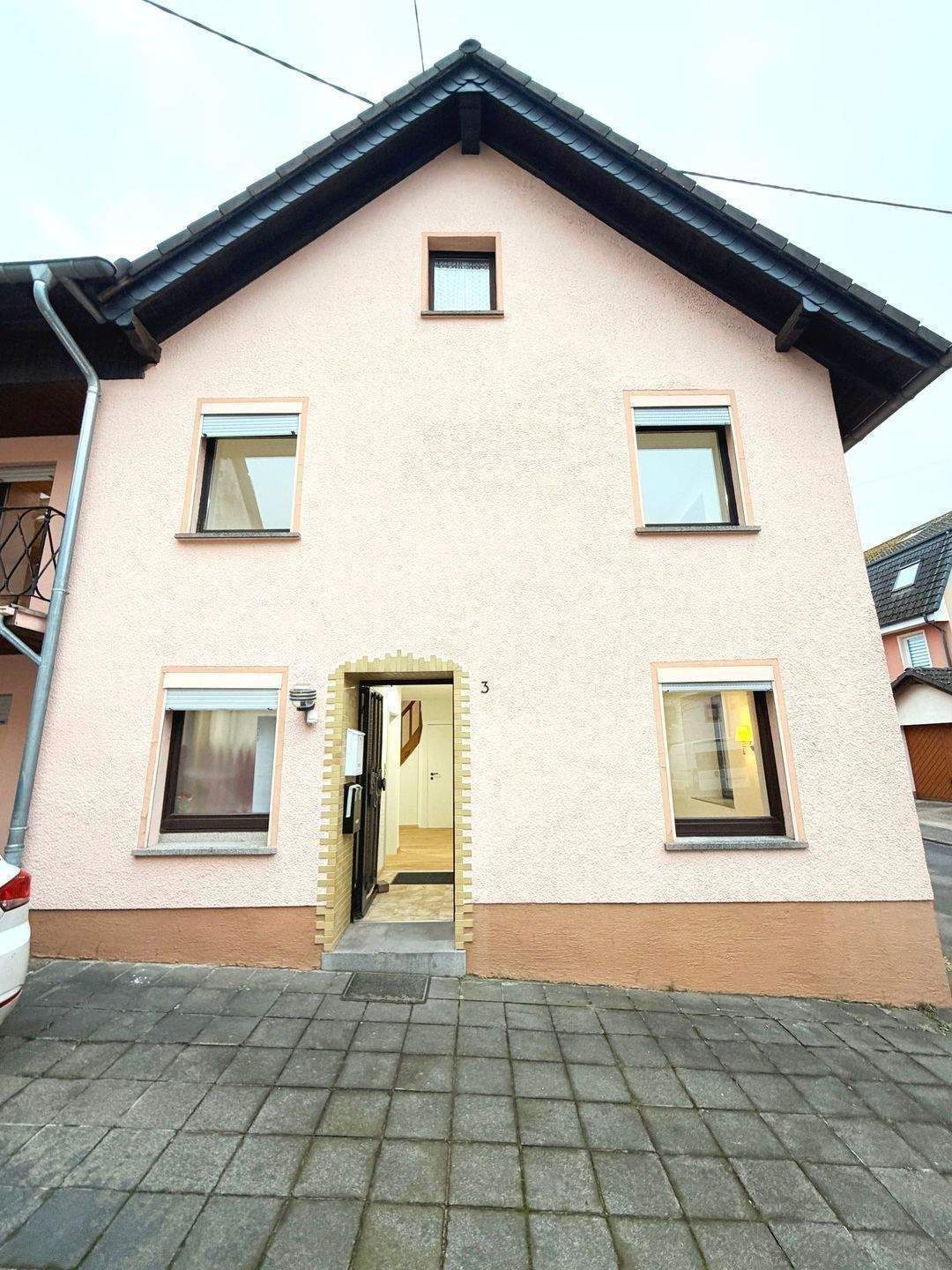 RESERVIERT --- Renoviertes Einfamilienhaus mit Garage, Scheune und zusätzlichem Gartengrundstück in Großlittgen – Großlittgen – Vorschaubild 4