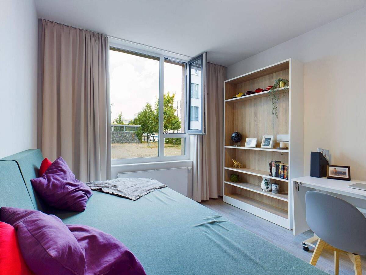 DIE ZIMMEREI | Moderne & möblierte all-inclusive 2-Zimmer-Wohnung: fußläufig zur FH | Maxi Bude – 14469 Potsdam – Bild 1 von 8