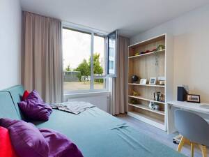 DIE ZIMMEREI | Moderne & möblierte all-inclusive 2-Zimmer-Wohnung: fußläufig zur FH | Maxi Bude