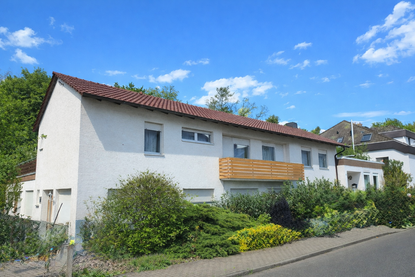 Waldrandlage! Wohnen & Arbeiten kombiniert - großes Grundstück mit Bauträgerpotenzial – Obertshausen – Vorschaubild 2