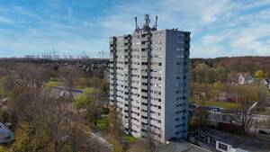 Wohnkomfort mit Perspektive - Gepflegte Eigentumswohnung mit Balkon im Hansa-Hochhaus