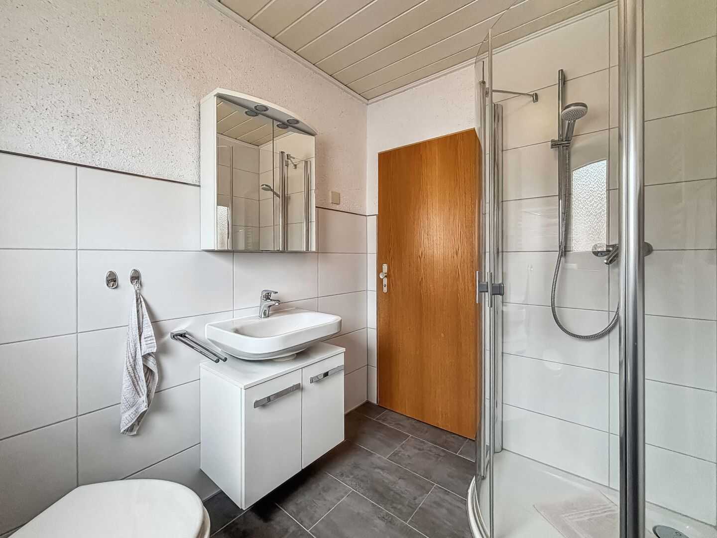 Ruppertsburg: Sofort verfügbare 5-8 Zimmer, Dachausbaupotenzial und großer Garten – Laubach – Vorschaubild 7