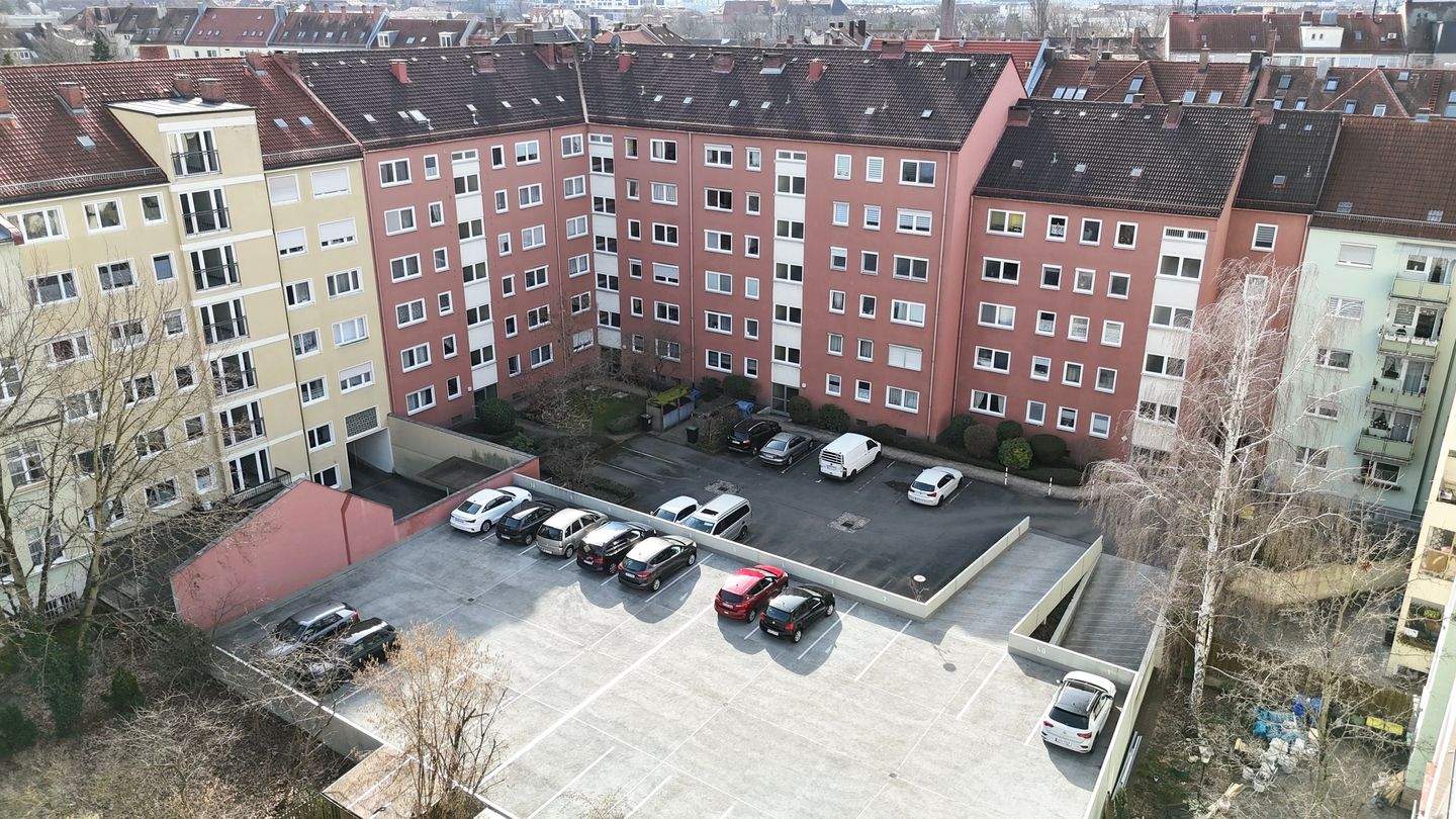 RESERVIERT ! Gepflegte Eigentumswohnung mit Loggia, Aufzug & Stellplatz – Nürnberg – Vorschaubild 4