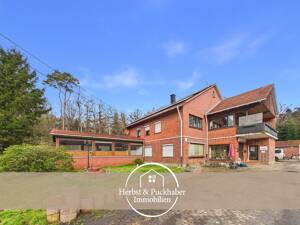 Historisches Ensemble mit Vermietung, Gewerbe und Ausbaupotenzial - laufende Einnahmen inklusive