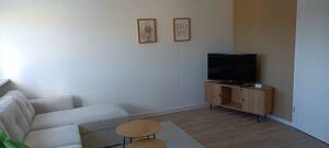 Volkach ruhige 83 qm DG Wohnung zentrumnah, 3 Zimmer, Sat TV, kpl. renoviert, Moderne Küche und tolles Bad, Garage + Stellplatz – 97332 Volkach – Vorschaubild 7