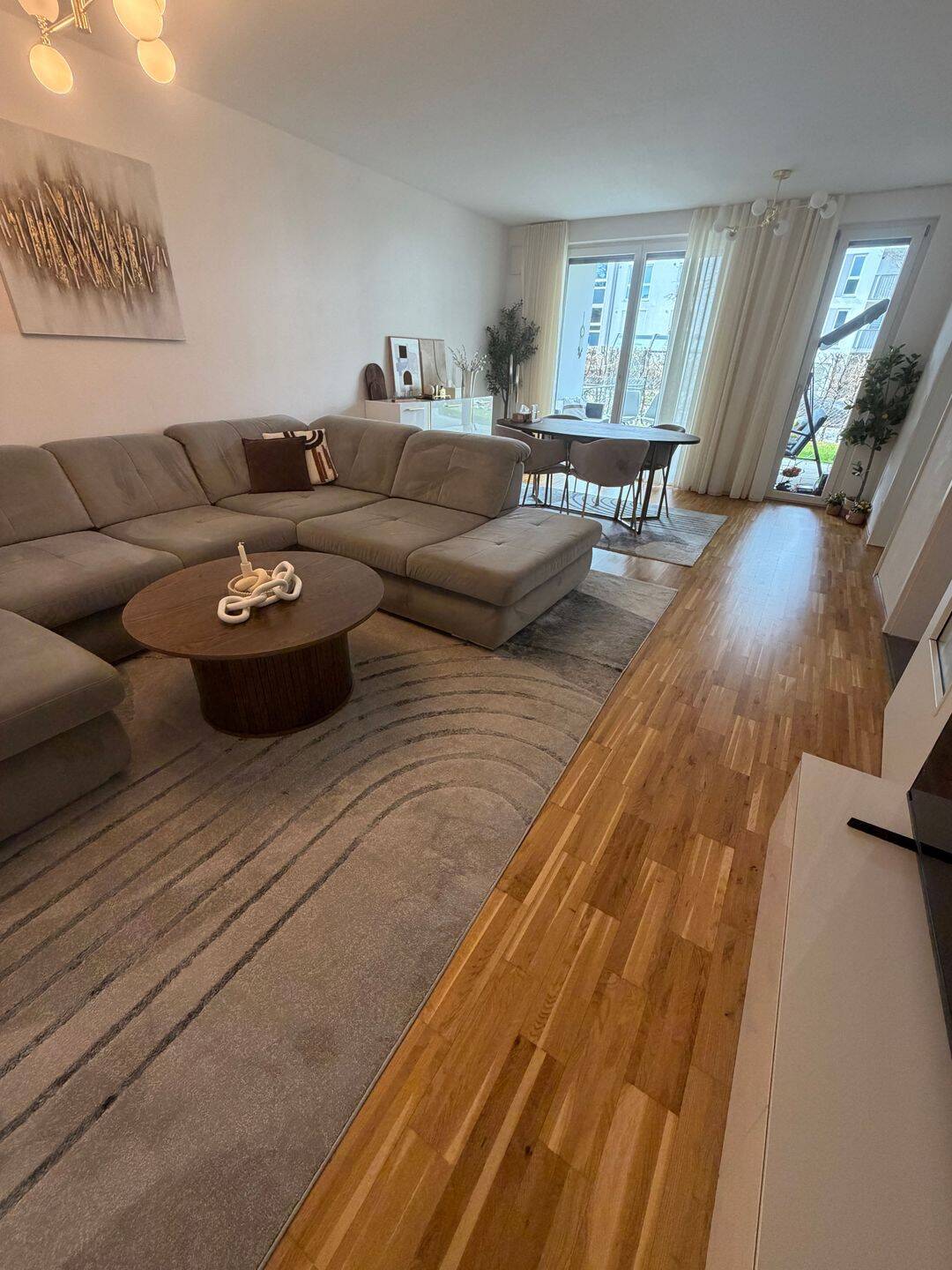 Erdgeschosswohnung mit schönem Garten (voll möbliert+küche+Garage+provisionsfrei) – Augsburg – Bild 1 von 9