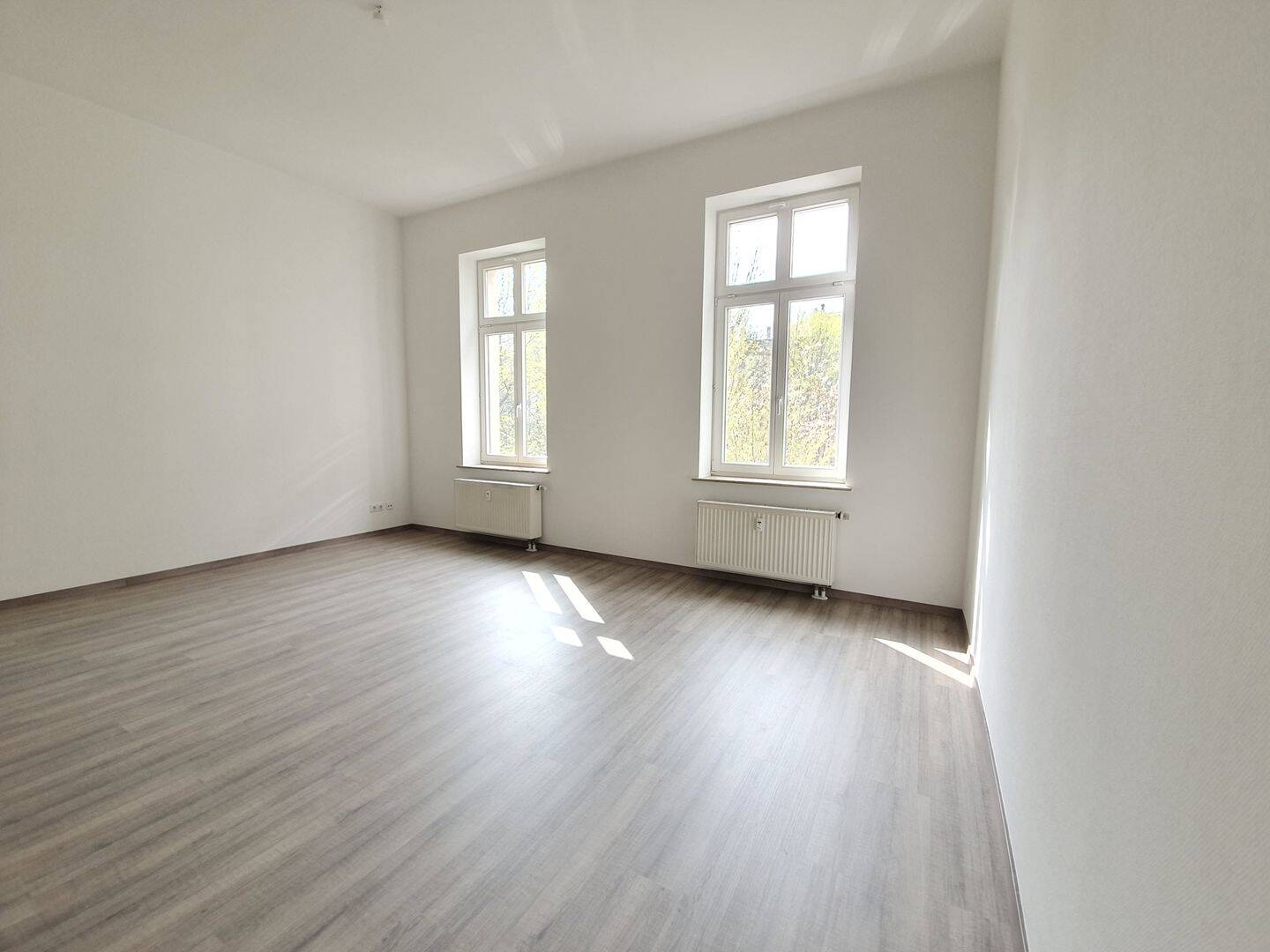 2-Zimmer-Altbauwohnung mit Balkon im Leipziger Waldstraßenviertel – Leipzig – Vorschaubild 2