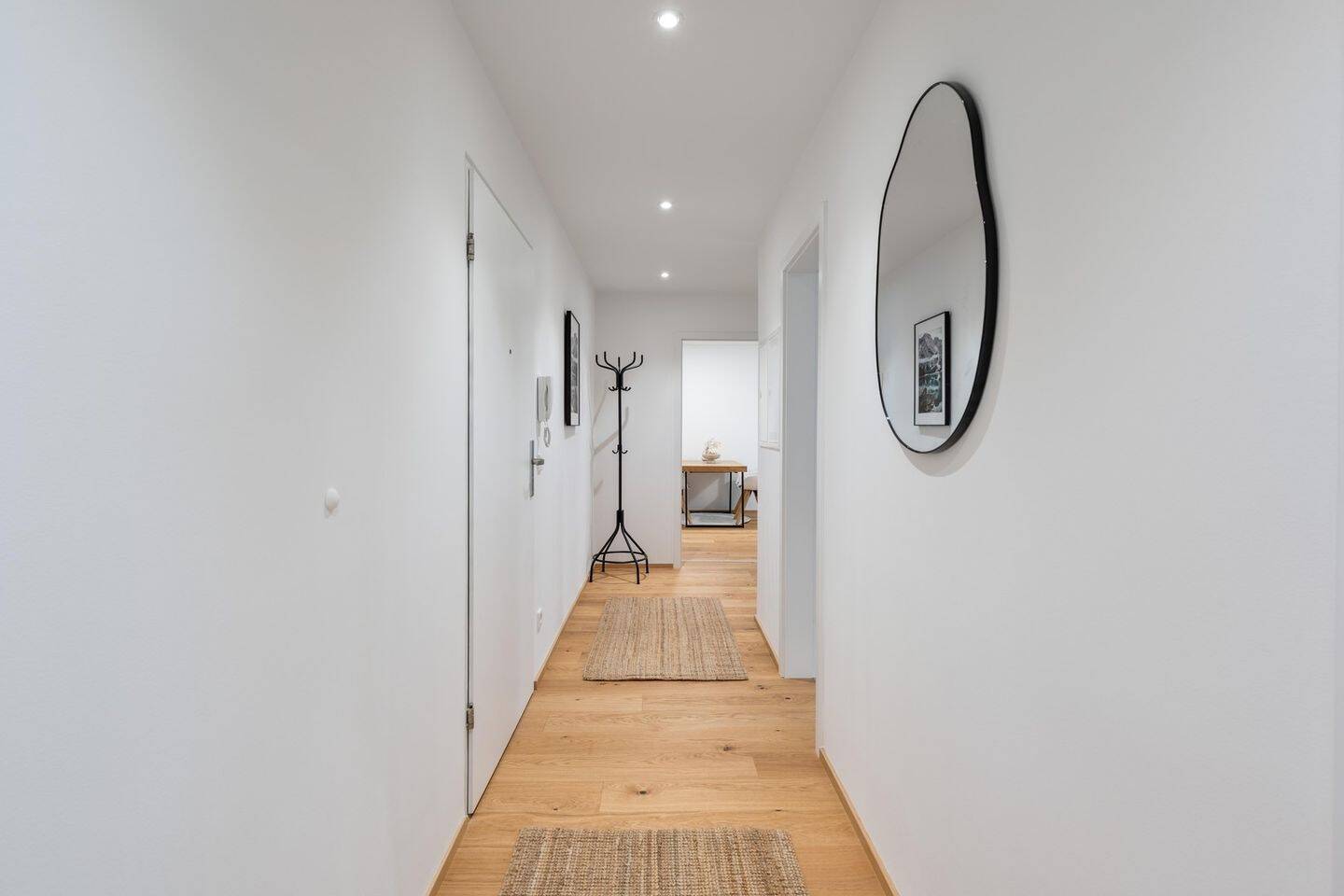 Erstbezug nach Modernisierung: Helle 3-Zimmerwohnung mit Balkon - provisionsfrei & WG-geeignet – München – Vorschaubild 9