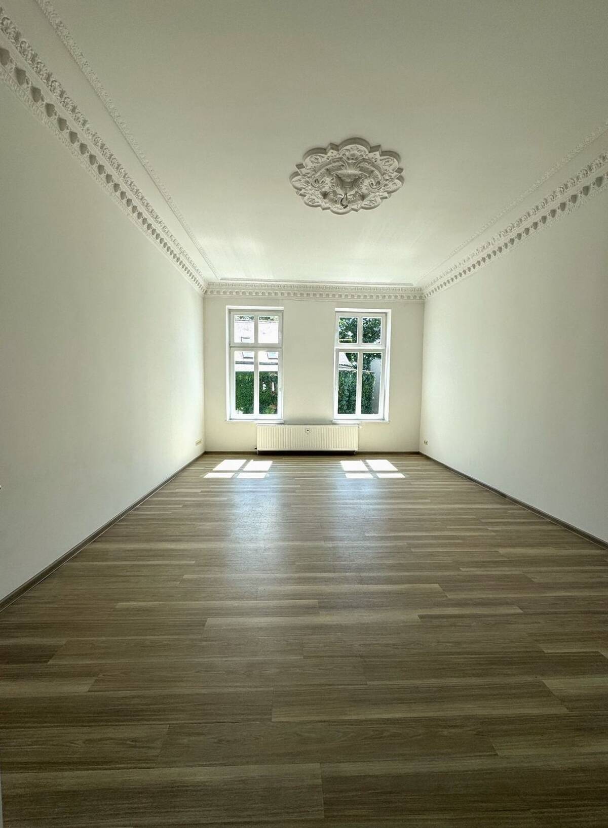 Helle 3-Zimmer-Wohnung mit Balkon und Terrasse im Herzen von Rostock – 18055 Rostock – Bild 1 von 9