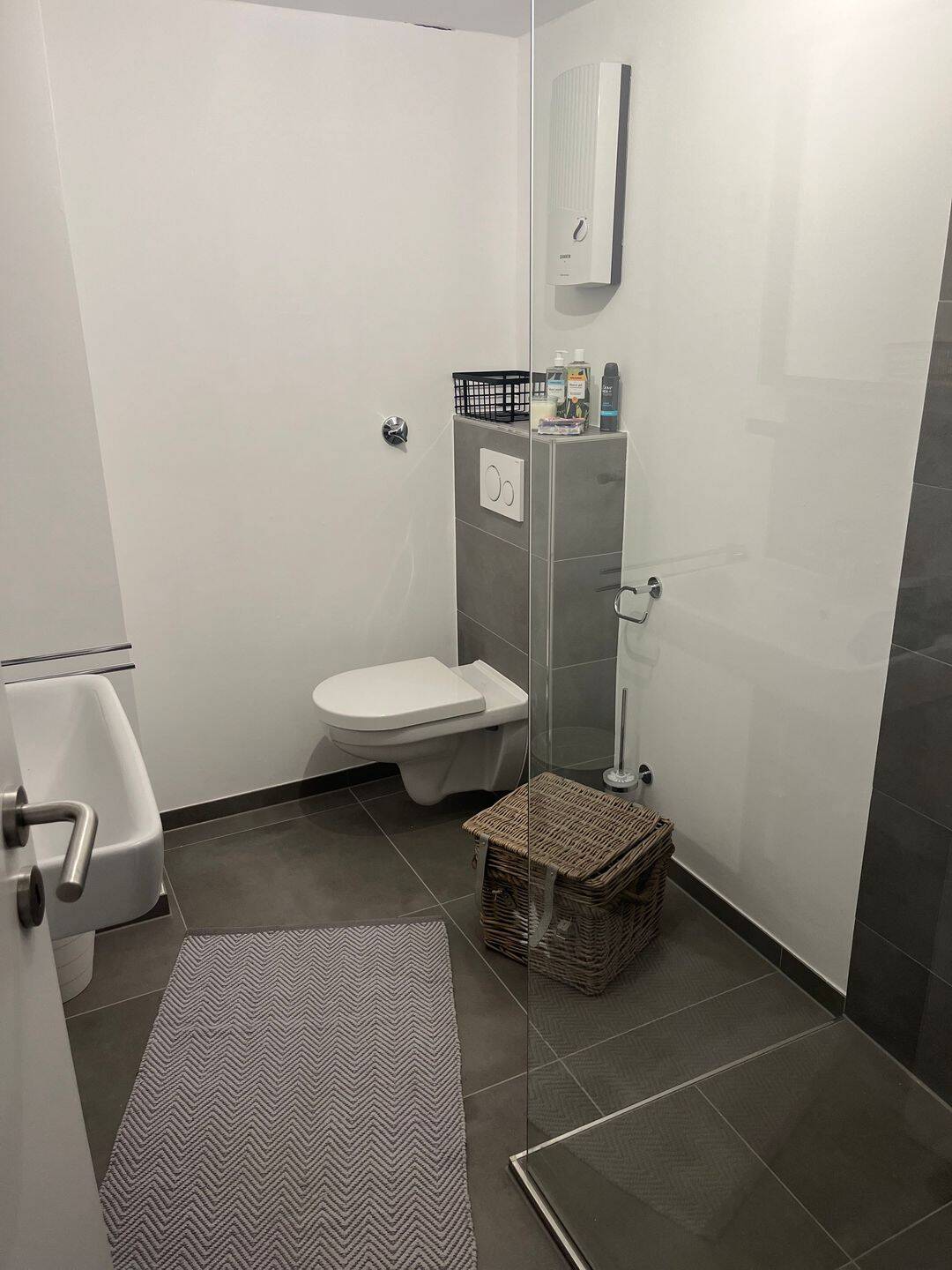 Moderne, möblierte 2-Zimmer-Wohnung mit Terrasse & Garten in Mönchengladbach-Odenkirchen – Mönchengladbach – Vorschaubild 4