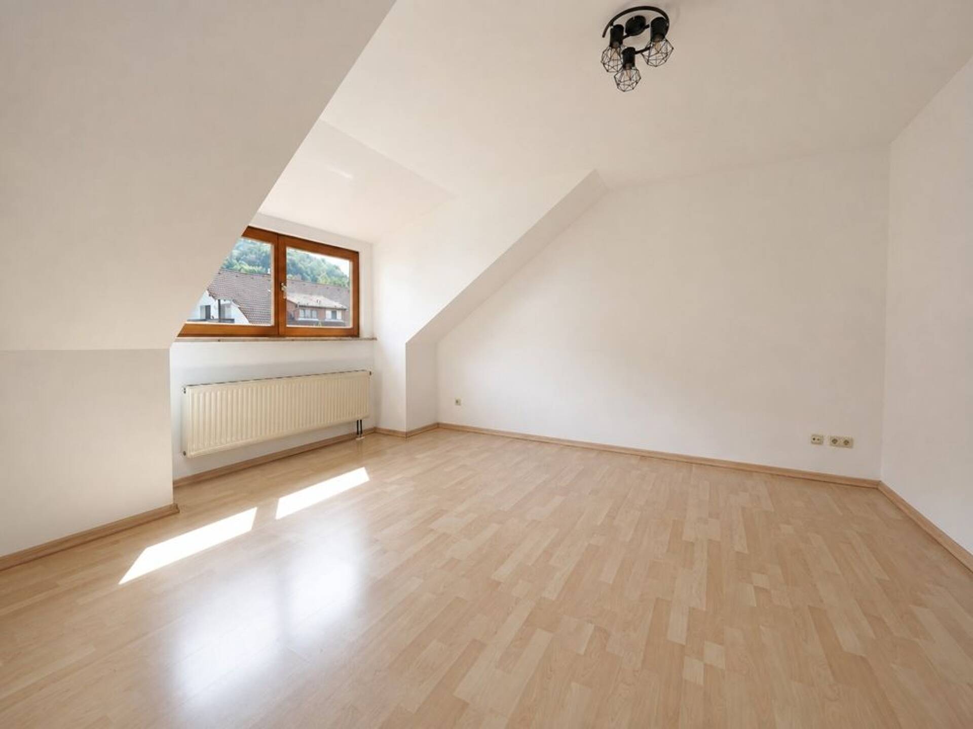 Dachgeschosswohnung in 96450 Coburg / Cortendorf mit 61 m² kaufen