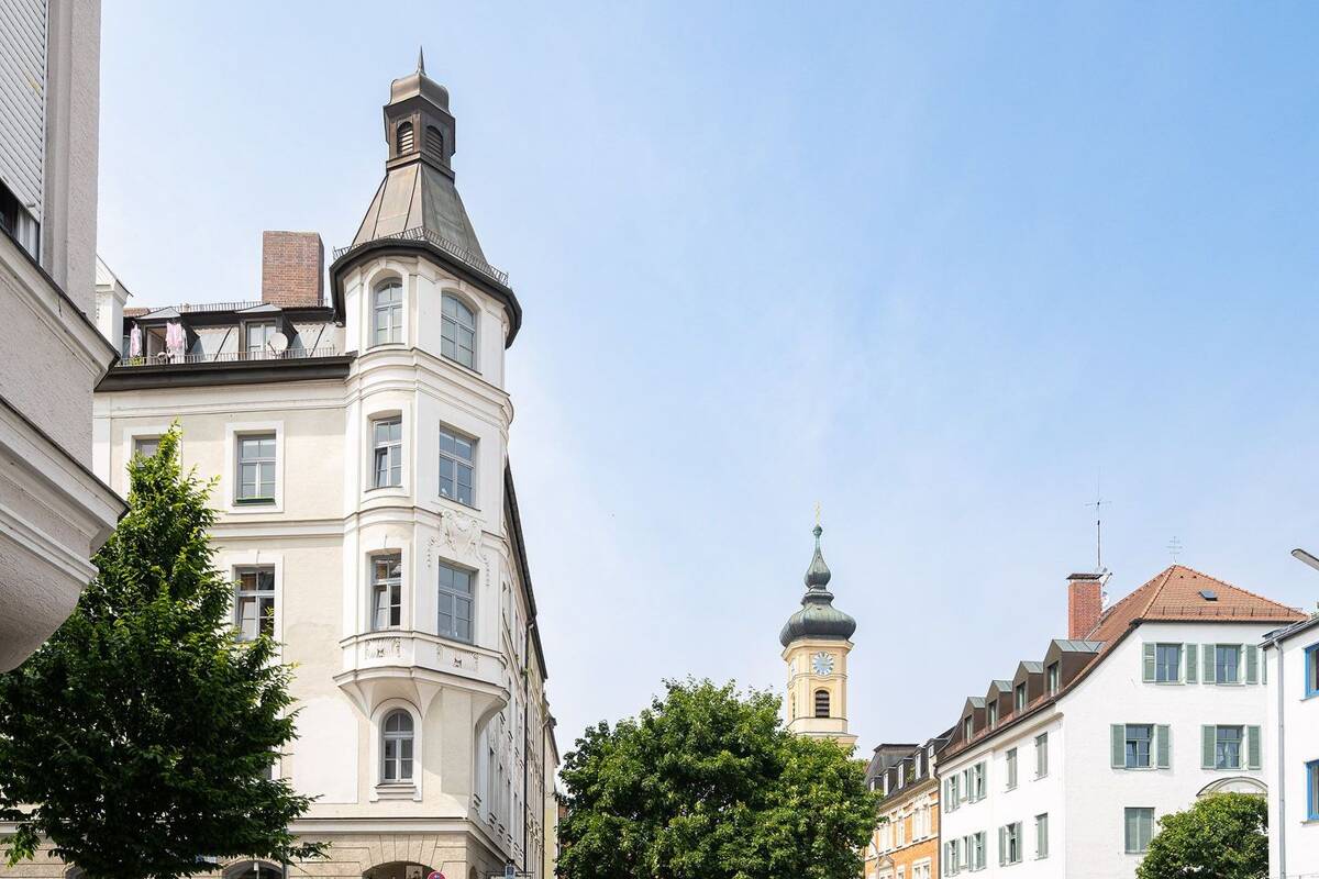H&G - Freiwerdendes Denkmal Prunkstück mit Potenzial für Altbauliebhaber in München-Sendling – 81369 München – Bild 1 von 9