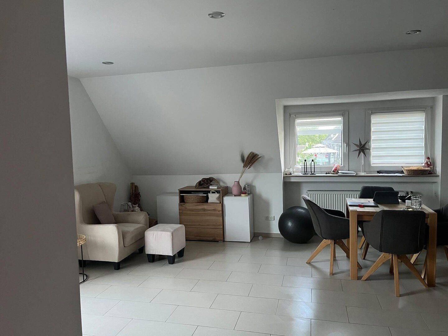 3,5-Zimmer Wohnung in Essen mit 111 m² Wohnfläche / Nutzfläche + Garage + Stellplatz + EBK – Essen – Vorschaubild 4