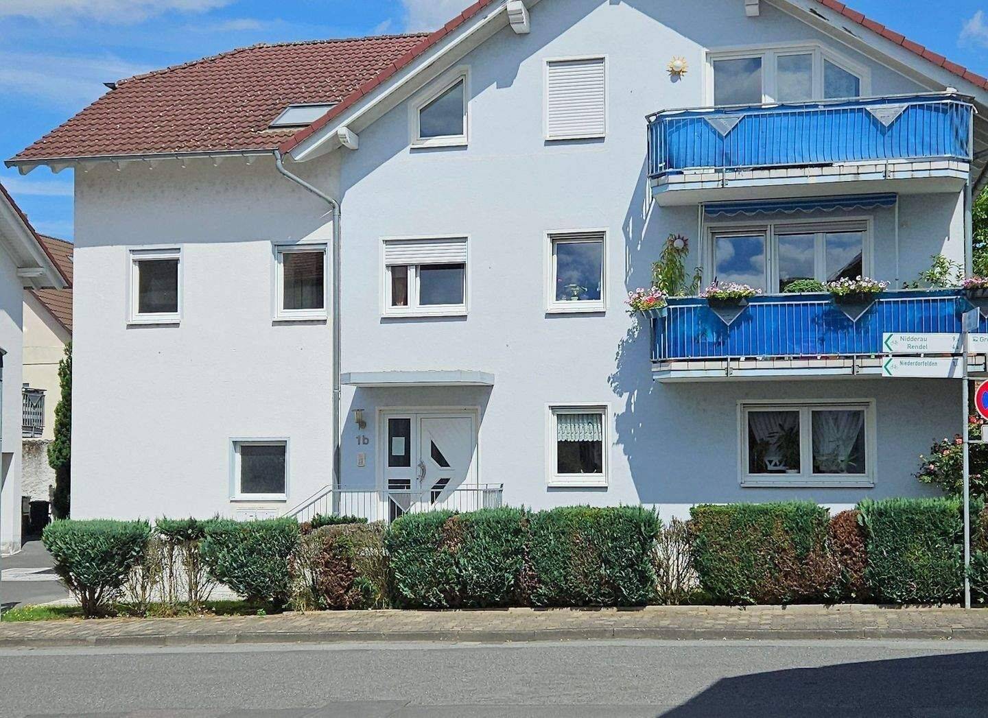 BAD VILBEL-GRONAU 2 MFH, insg. 8 gr. Wohnungen + 12 Kfz-Stellpl. in gutem Zustand, Balkone, Parkett, zeitgem. Bäder, Investment mit Potential! – Bad Vilbel – Vorschaubild 3