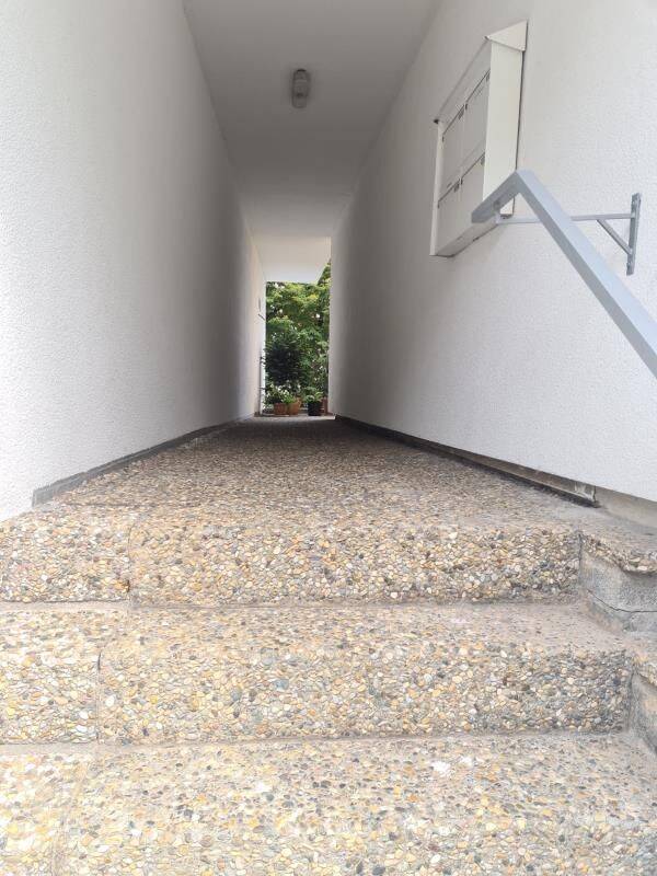 Kurze Wege...! Innenstadtlage 4-5 Zi. ETW zur Eigennutz. od. als Kapitalanl. v. RT mit Garage! – Reutlingen – Vorschaubild 2