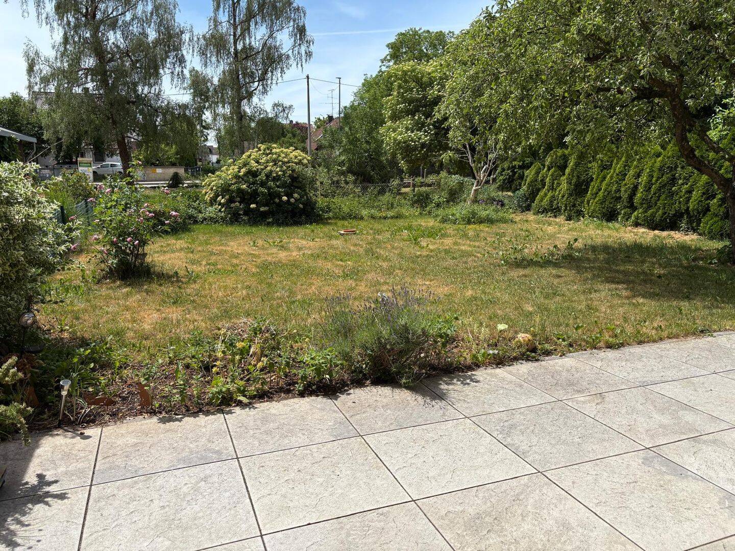 Charmante Doppelhaushälfte mit großem Grundstück in Kleinaitingen – Kleinaitingen – Vorschaubild 3