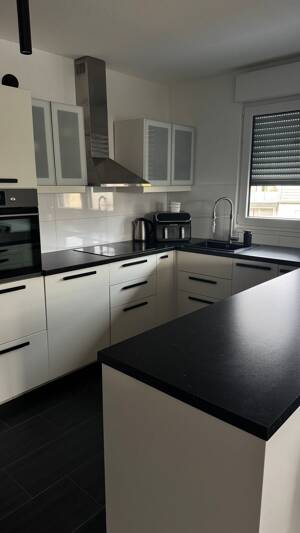 Moderne 2-Zimmer-Maisonette mit 83 m², 2 Bädern & Balkon in Höhenberg
