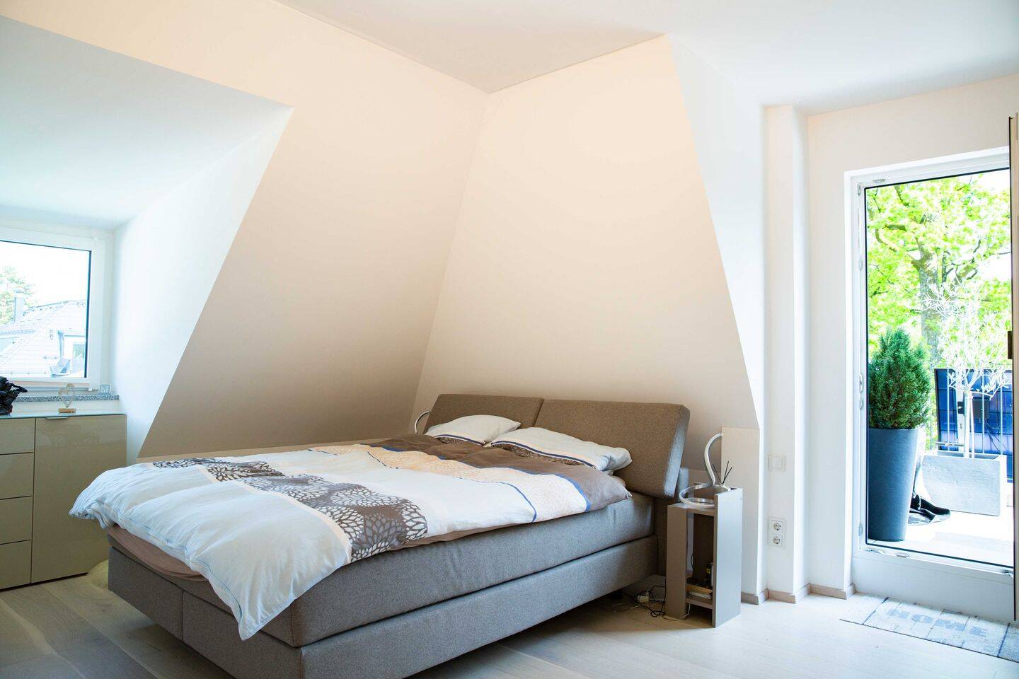 ** MODERNES DESIGN TRIFFT GEMÜTLICHKEIT, DACHGESCHOSSWOHNUNG MIT GALERIEFLÄCHE ** – München – Vorschaubild 8