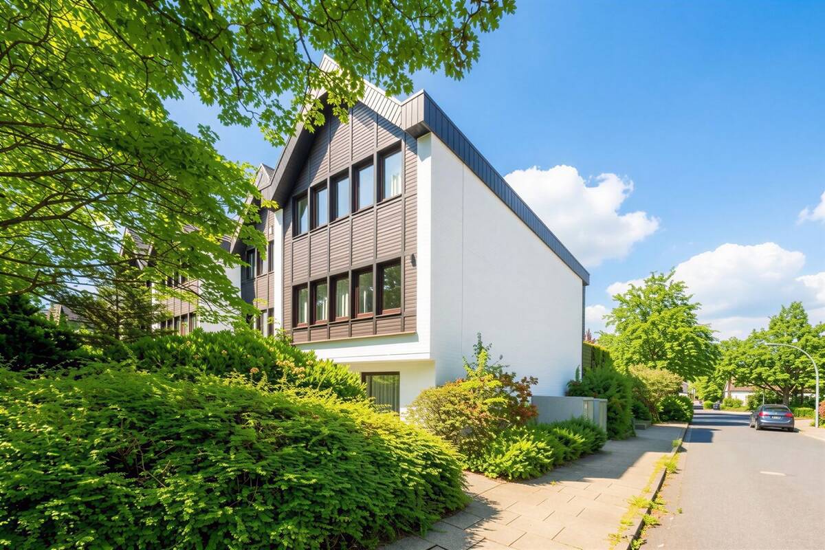 Ihr neues Zuhause - Reihenendhaus mit Südausrichtung in Bestlage von Groß Flottbek – 22607 Hamburg – Bild 1 von 9