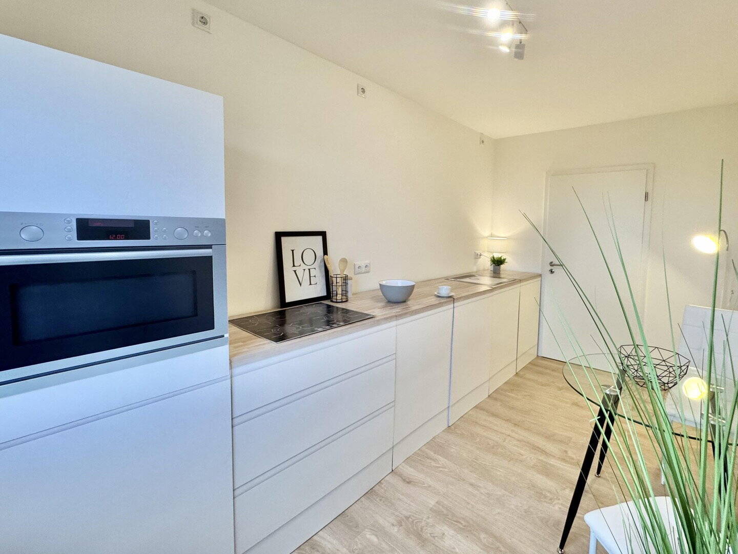 Sofort einziehen: sanierte 4-Zimmer-Maisonette mit zwei Bädern, zwei Balkonen und Stellplatz – Lübeck – Vorschaubild 9