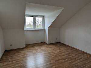 WILLKOMMEN! Top sanierte Singlewohnung! Garten! PKW-Stellplatz