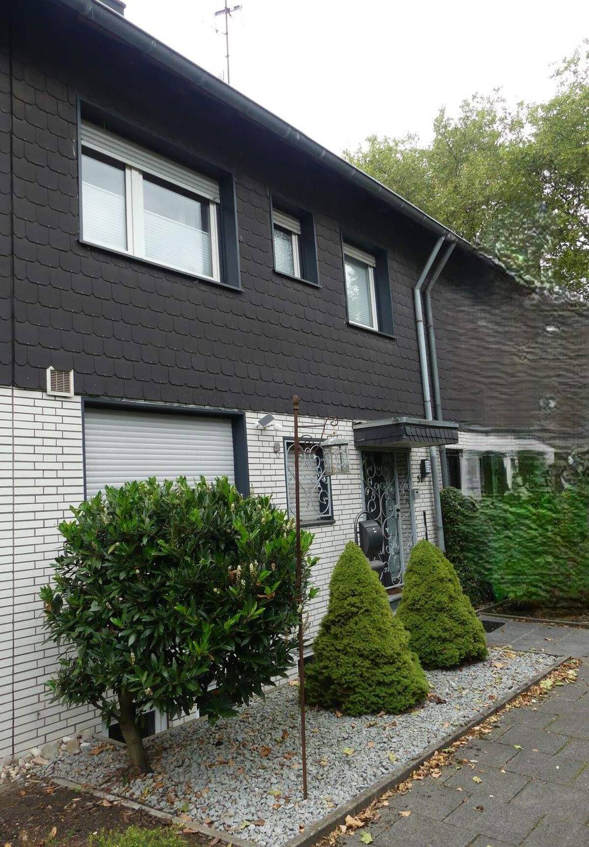 Provisionsfrei für Ersteher - Reihenmittelhaus in Gelsenkirchen - Zwangsversteigerung! – 45899 Gelsenkirchen – Bild 1 von 9
