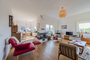Penthouse-Feeling mit Kamin und Blick auf die Weinberge