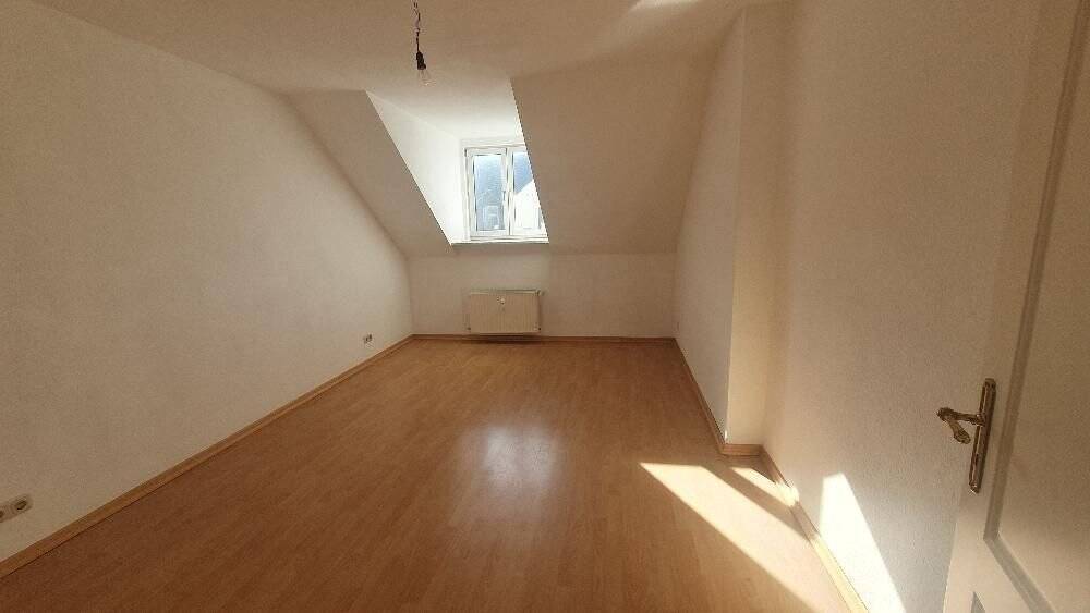 schöne Dachwohnung mit Fahrstuhl – Chemnitz – Vorschaubild 9