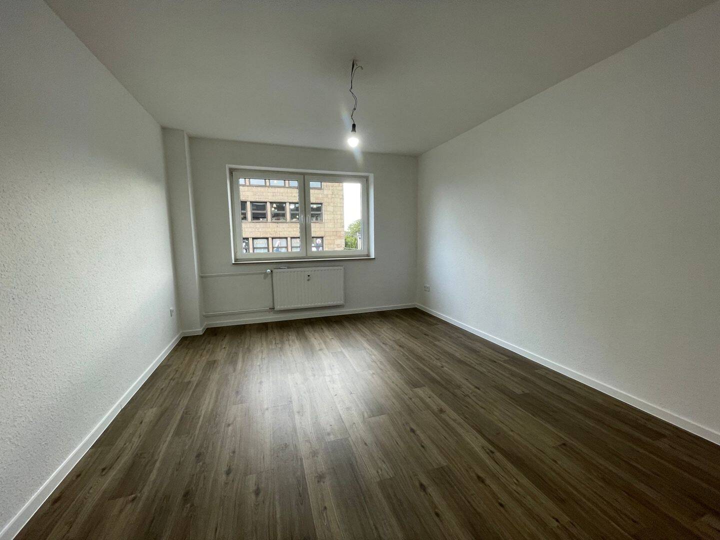 zentrale Lage, gute Anbindung an ÖPNV, bezugsfertig – Duisburg – Vorschaubild 3
