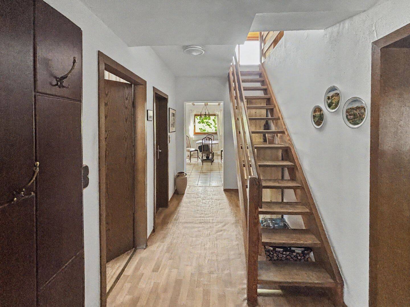 Unter Denkmalschutz: Attraktive 4-Zimmer-Maisonettewohnung in zentraler Lage von Köln-Ehrenfeld – Köln – Vorschaubild 3