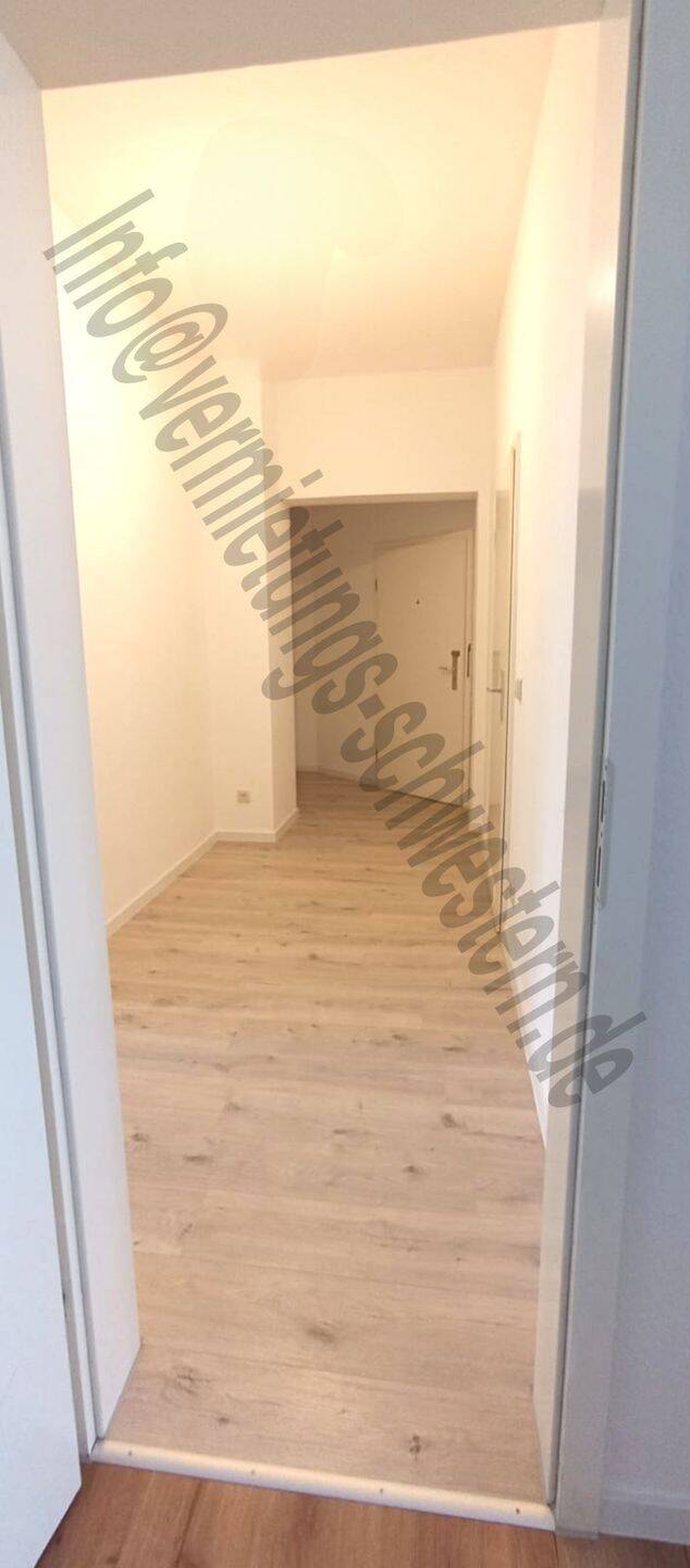 freundlich geschnittene 1 Raum Wohnung inkl. Küche zum Wohlfühlen – Chemnitz – Vorschaubild 4