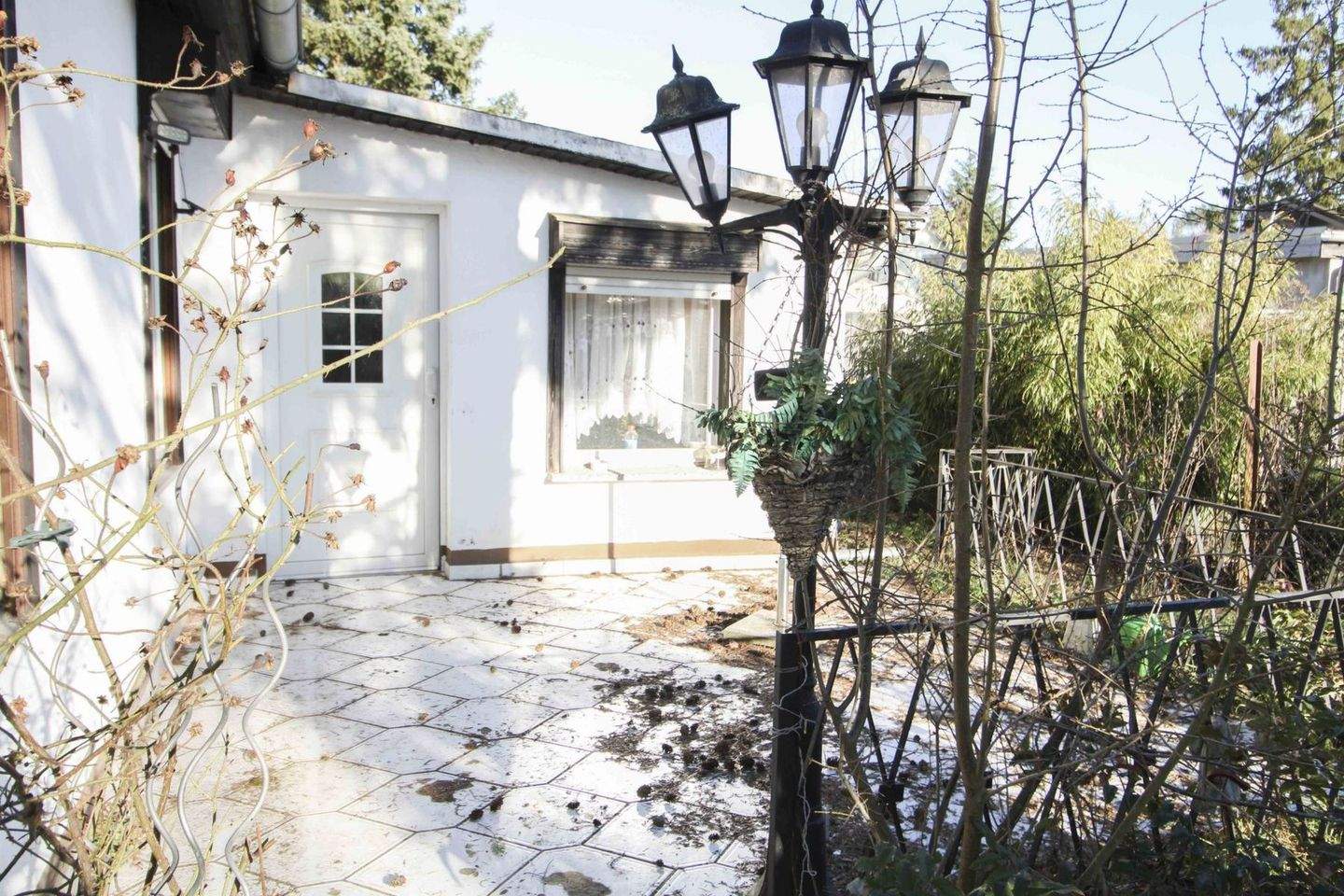 Handwerker aufgepasst: Solides Haus mit Entwicklungspotenzial und großem Grundstück in Oranienburg – Oranienburg – Bild 1 von 9