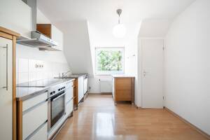 AIGNER - Bezugsfreie 2,5-Zimmer-Wohnung in denkmalgeschütztem Altbau im Herzen der Maxvorstadt – 80333 München – Vorschaubild 7