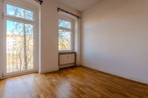 Renovierte Altbauwohnung mit freiem Blick nahe dem Tempelhofer Feld. – 12051 Berlin – Vorschaubild 1