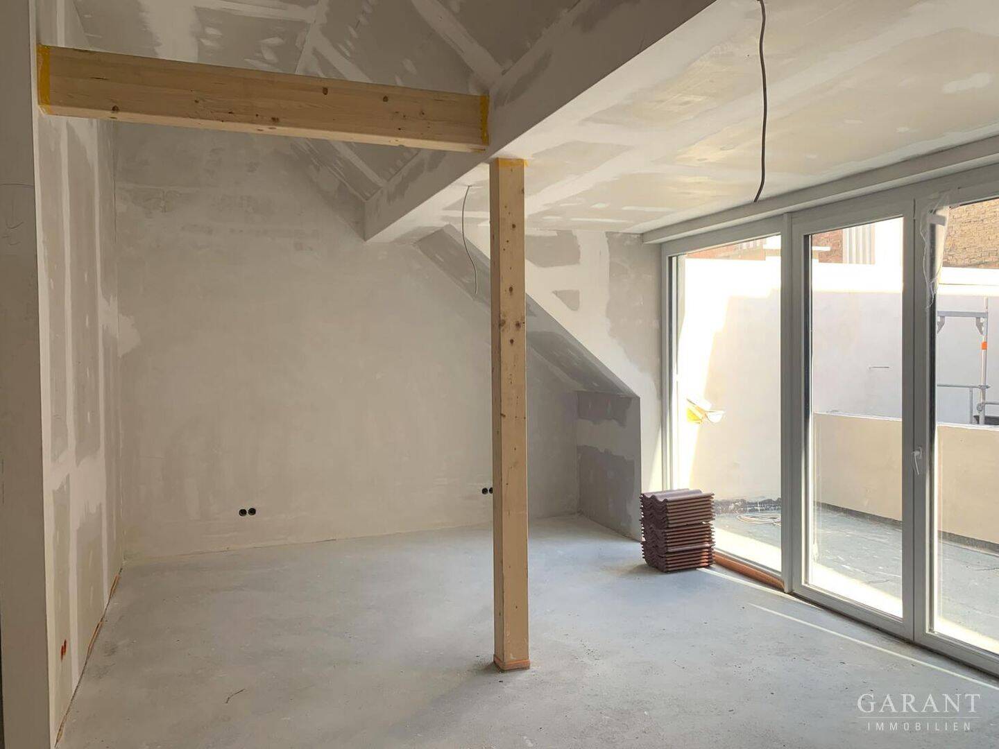 Erstbezug! Raumhöhe bis 3,50 m! 20 qm Südbalkon! Separater Eingang! – Karlsruhe – Vorschaubild 6
