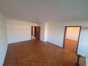 Helle 3-Zimmer-Wohnung mit zwei Balkonen, Gartenanteil und Garage in ruhiger, begehrter Lage – 85055 Ingolstadt – Vorschaubild 2