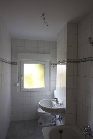 Schöne komplett renovierte Wohnung in frisch saniertem Haus! – 45141 Essen – Vorschaubild 4