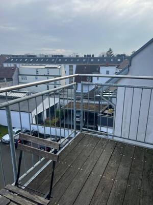 Weidenpesch! Helle u. neuwertige 4-Zimmer Dachgeschoss-Maisonette + KFZ-Stellplatz im Innenhof! – 50737 Köln – Vorschaubild 2