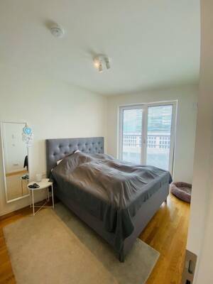 Panoramablick über Hamburg - Modern möblierte 2-Zimmer-Wohnung im 12. OG (St. Georg) – 20099 Hamburg – Vorschaubild 2