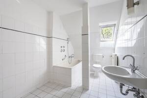 AIGNER - Bezugsfreie 2,5-Zimmer-Wohnung in denkmalgeschütztem Altbau im Herzen der Maxvorstadt – 80333 München – Vorschaubild 8