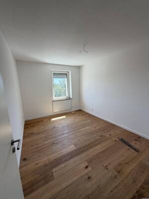Kernsanierte 2- & 3-Zimmerwohnungen mit Einbauküche - WG, Paare & Familien willkommen – 70435 Stuttgart – Vorschaubild 2