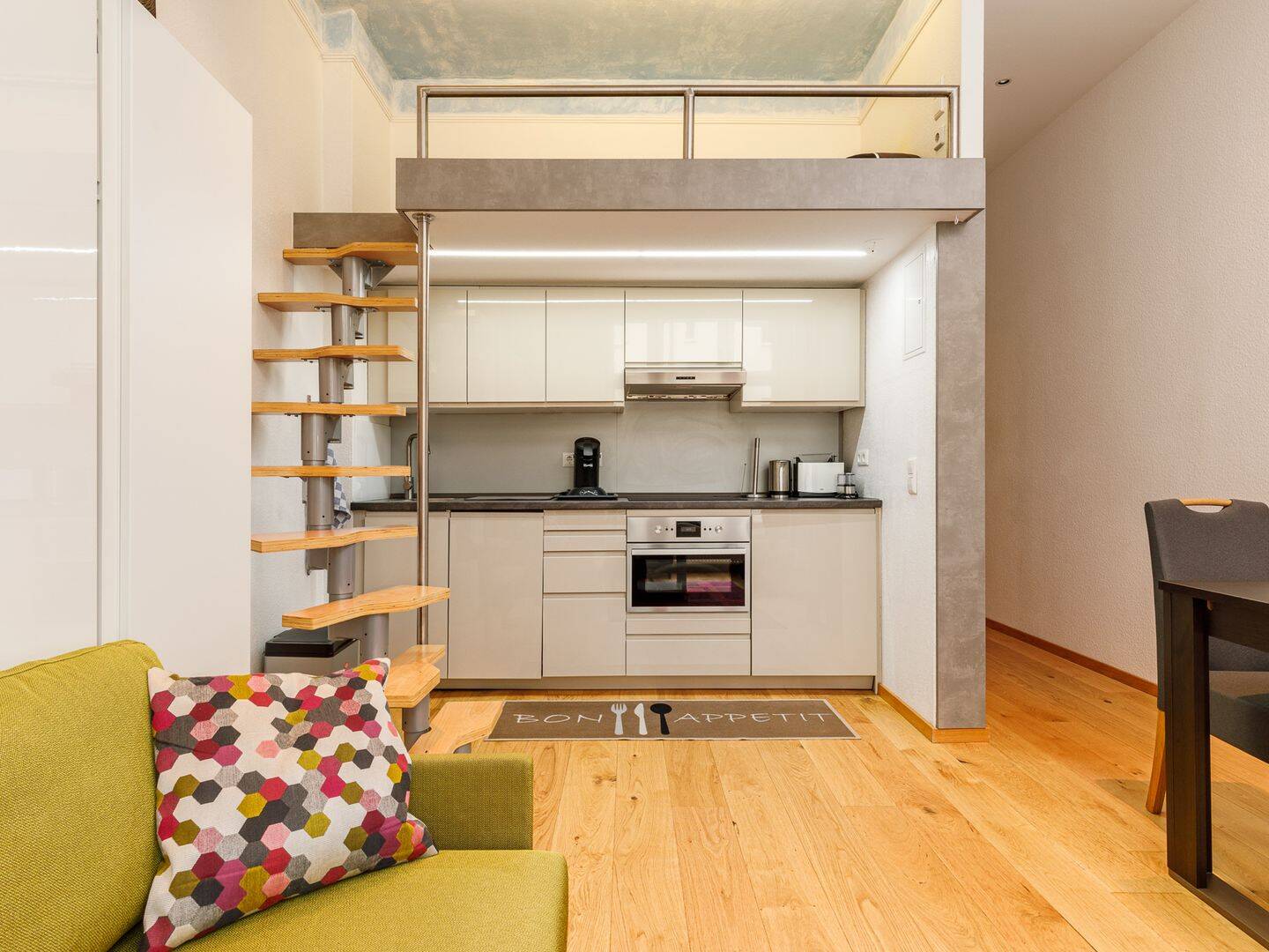 Villa Marta - Ruhig gelegenes Pied-à-terre mit Aufzug fußläufig zum Ludwigkirchplatz & Ku'damm – Berlin – Vorschaubild 3